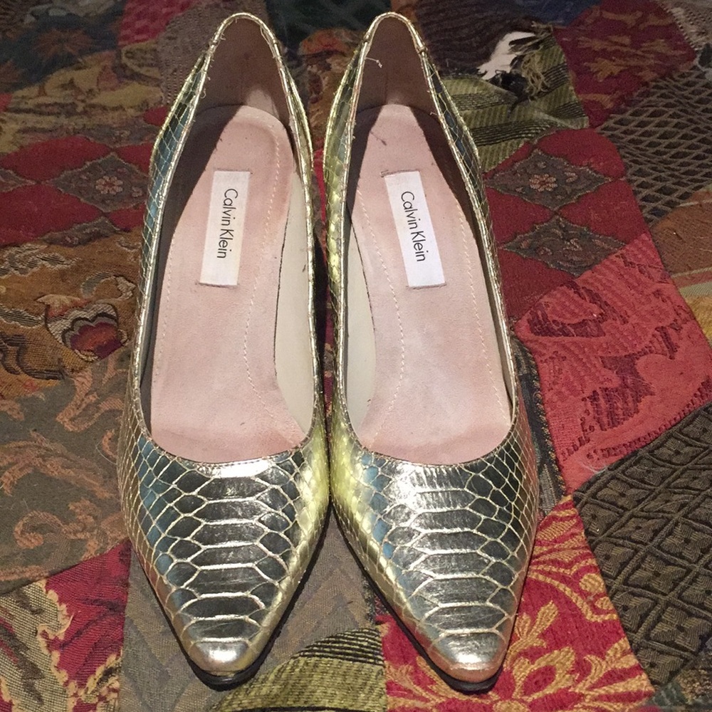 NWOT Calvin Klein Gold Snakeskin Pumps/Perfect-8-
